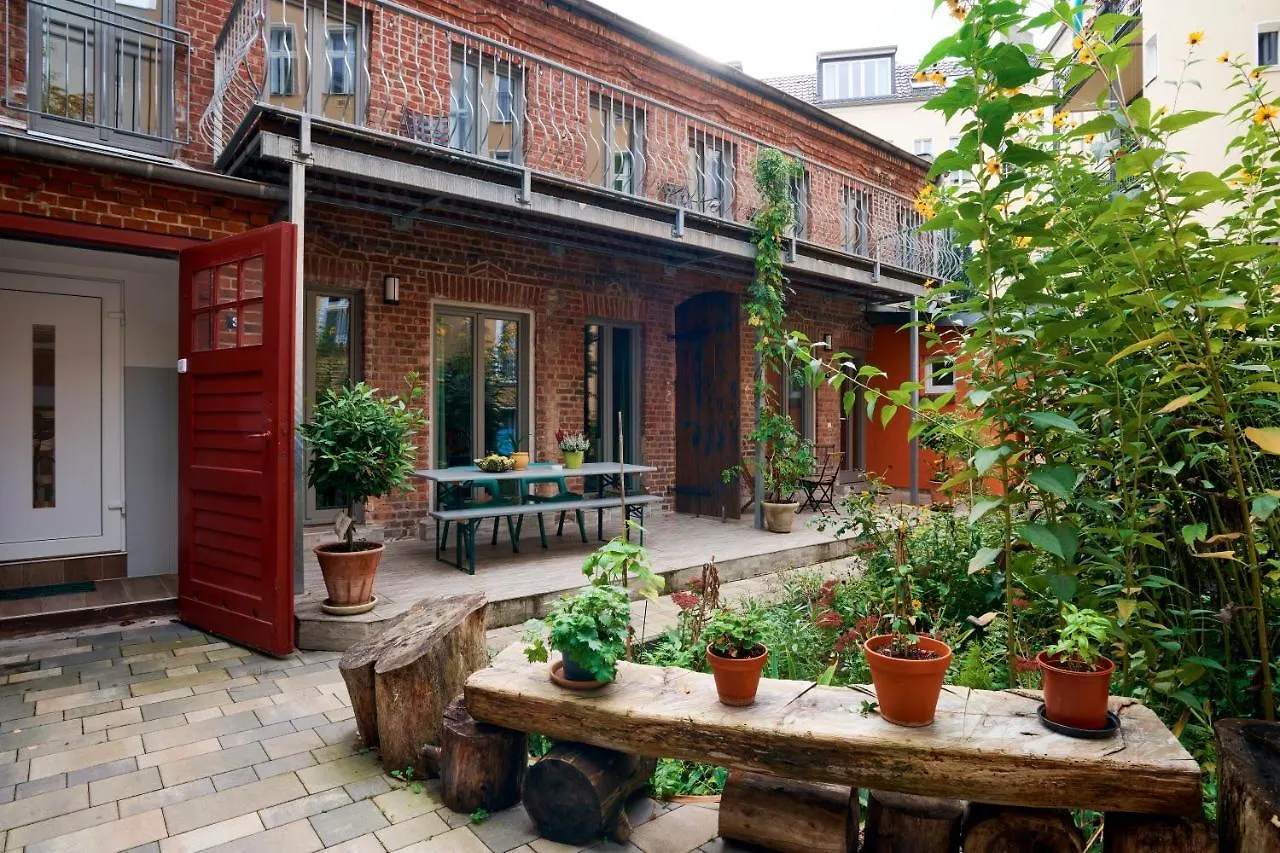 Ferienwohnung Beautiful And Cozy Remise For Up To 6 Guests Berlin