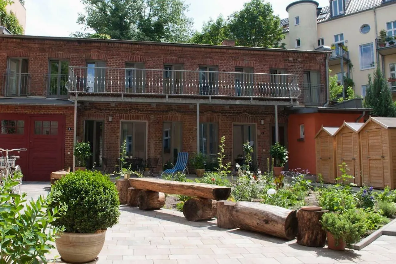 Ferienwohnung Beautiful And Cozy Remise For Up To 6 Guests Berlin Apartment
